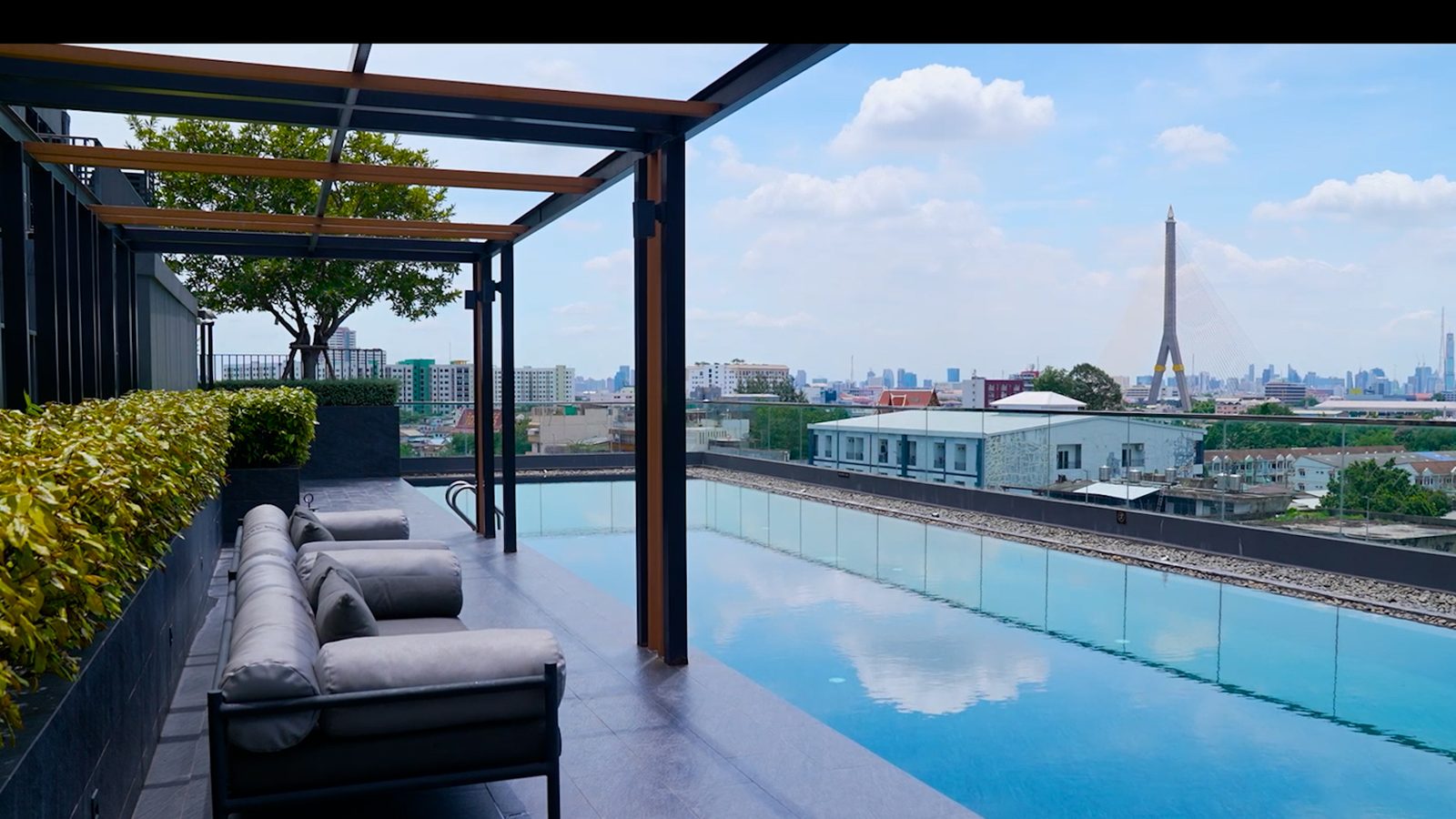 ศาลาริมสระ
